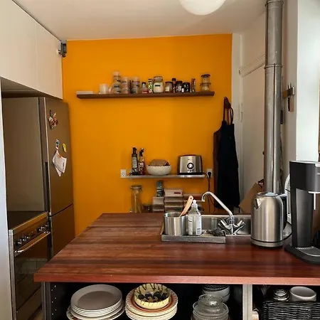 Bright And Cosy Top Floor Apt. *