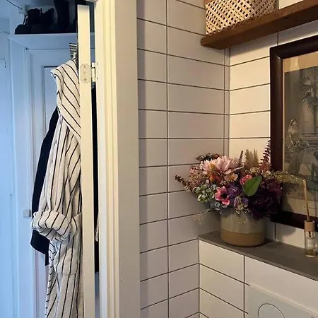 Bright And Cosy Top Floor Apt. Апартаменты