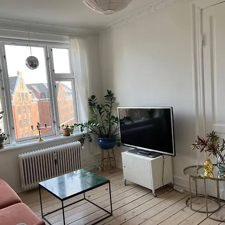 Bright And Cosy Top Floor Apt. Копенгаген